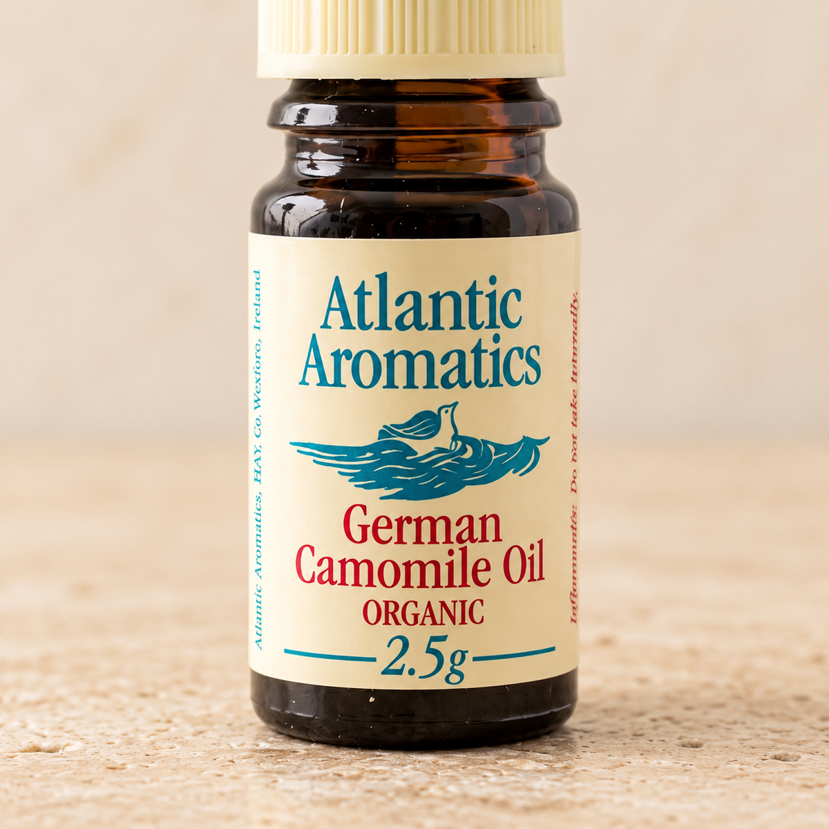 Atlantic Aromatics German Camomile Organic Essential Oil – 2.5g close-up of front label and bottle