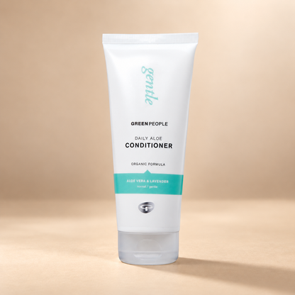 Green People Daily Aloe Conditioner – Aloe Vera & Lavender, 200ml shown on the approved warm beige background